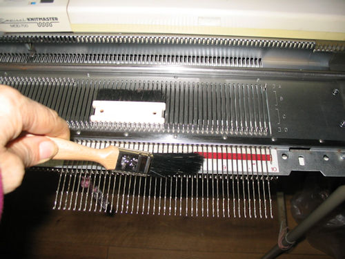 brush needle bed